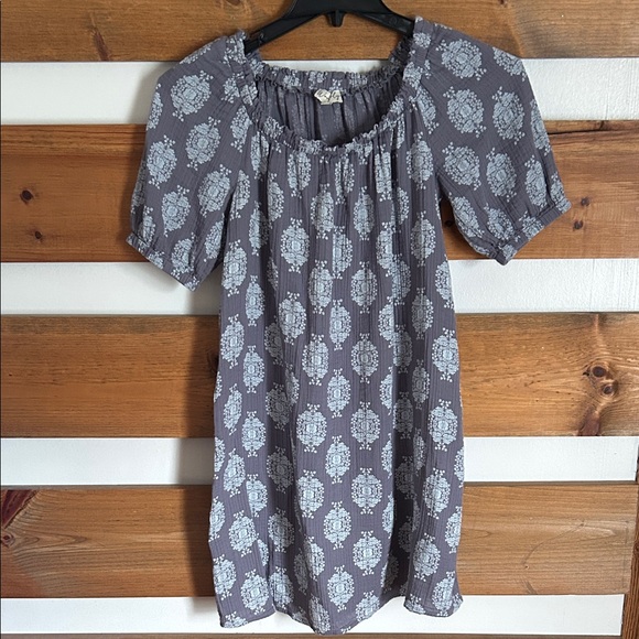 Wonderly Dresses & Skirts - Wonderly Gray and White Patterned Mini Dress Size PM 100% Cotton Puff Sleeves